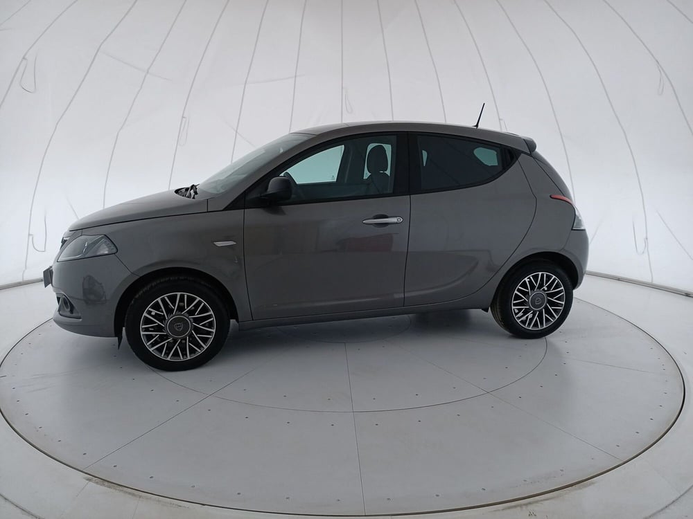 Lancia Ypsilon usata a Matera (2)
