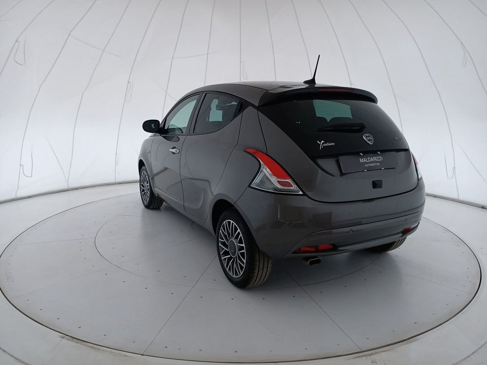 Lancia Ypsilon usata a Matera (4)