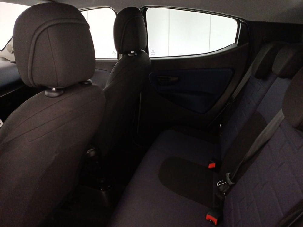 Lancia Ypsilon usata a Matera (8)