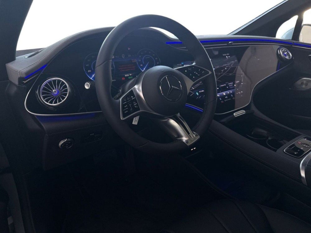 Mercedes-Benz EQE nuova a Rimini (16)