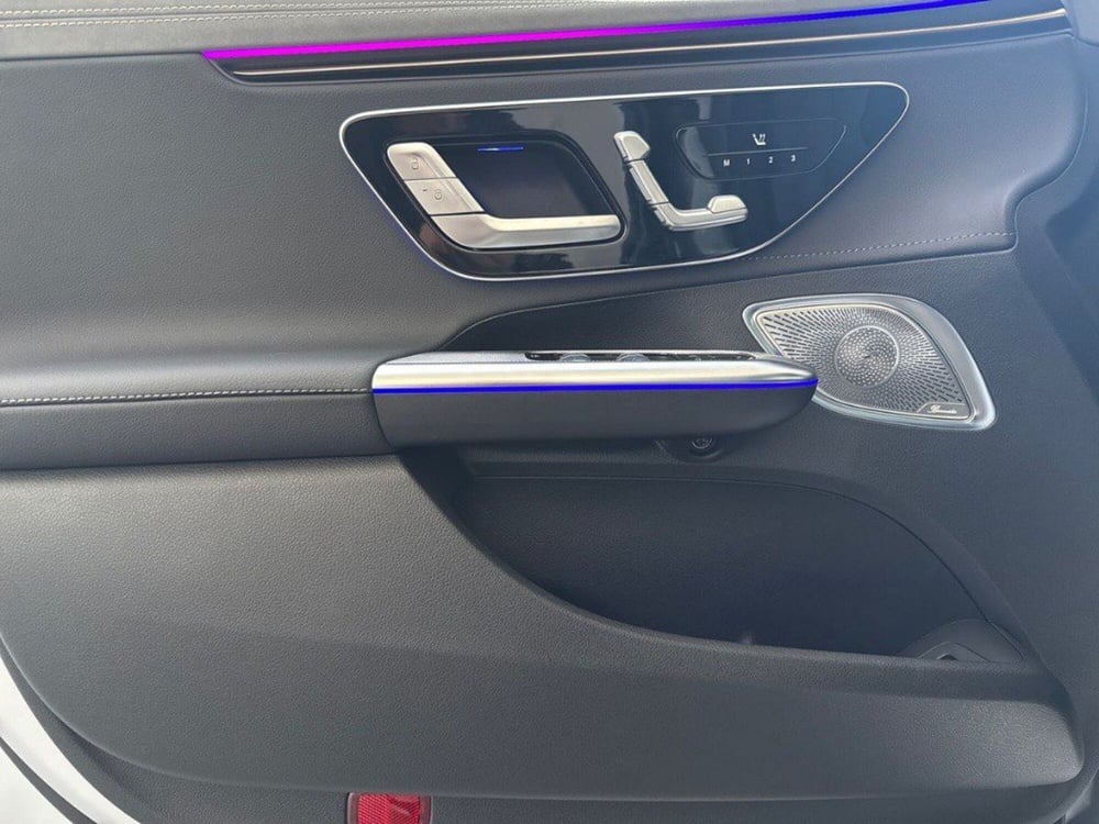 Mercedes-Benz EQE nuova a Rimini (17)