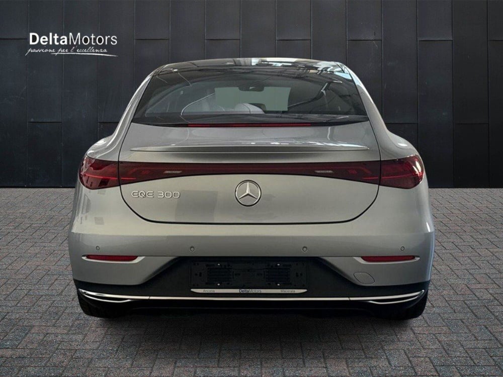 Mercedes-Benz EQE nuova a Rimini (6)