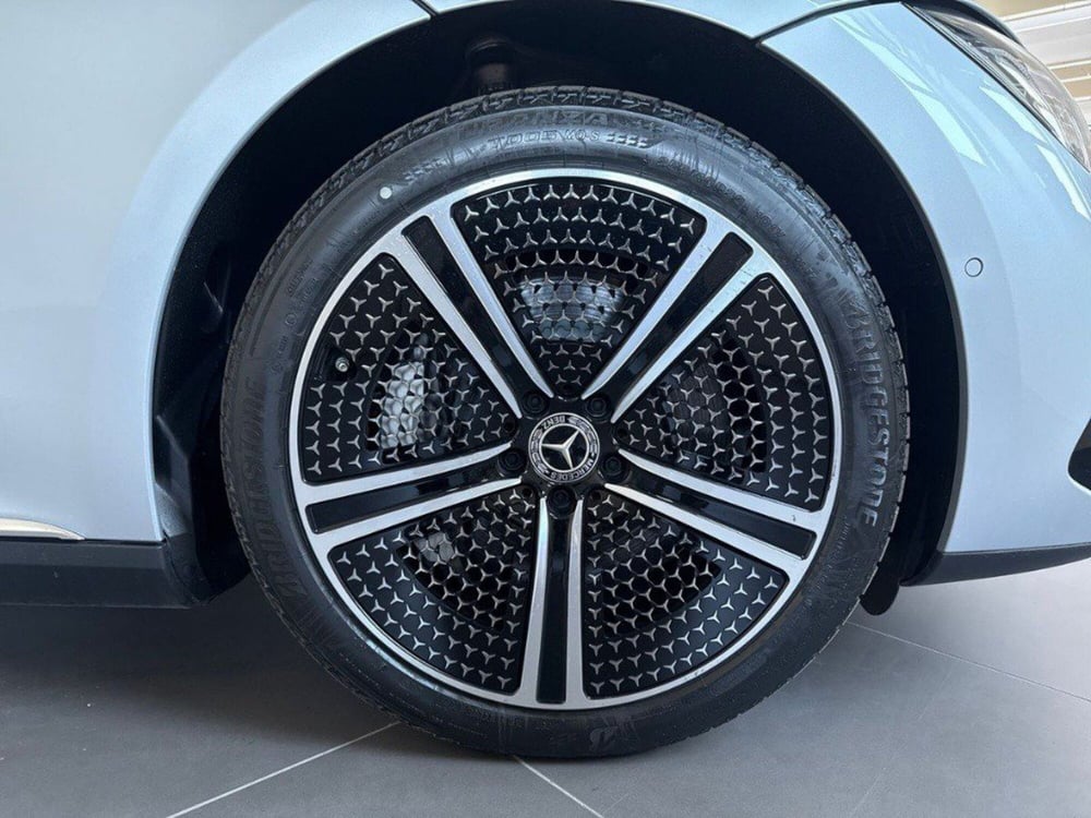 Mercedes-Benz EQE nuova a Rimini (8)