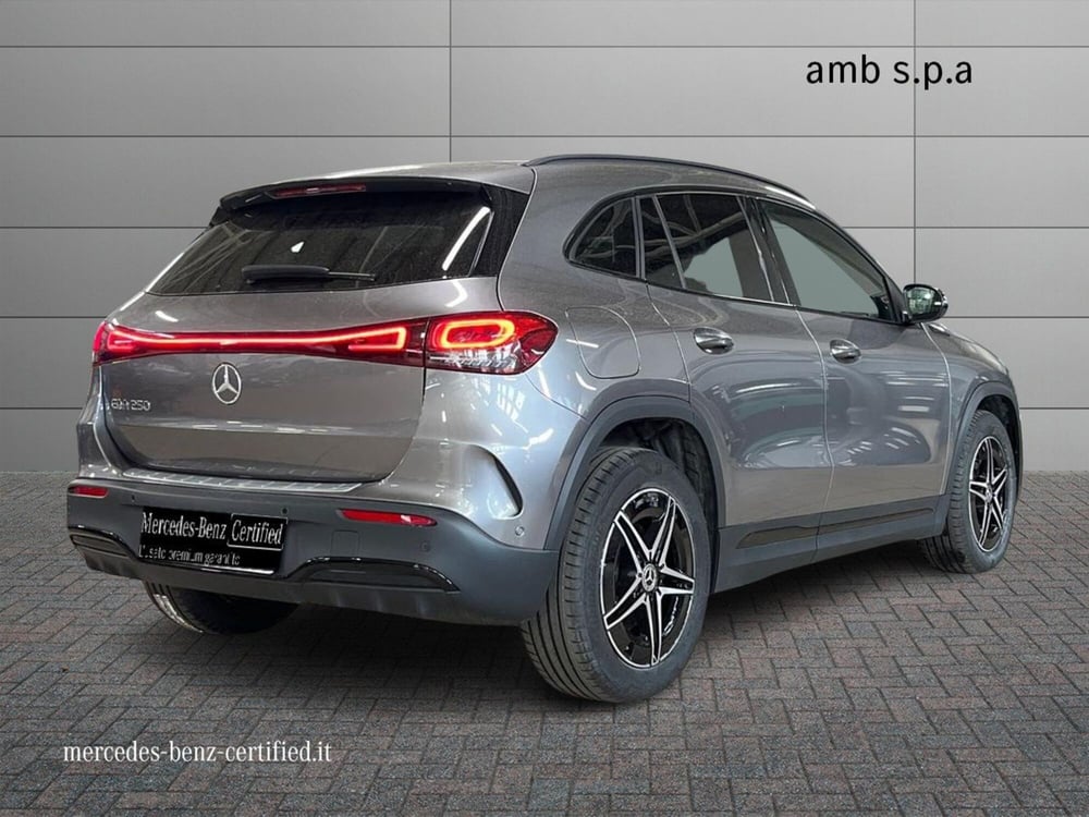 Mercedes-Benz EQA usata a Napoli (2)
