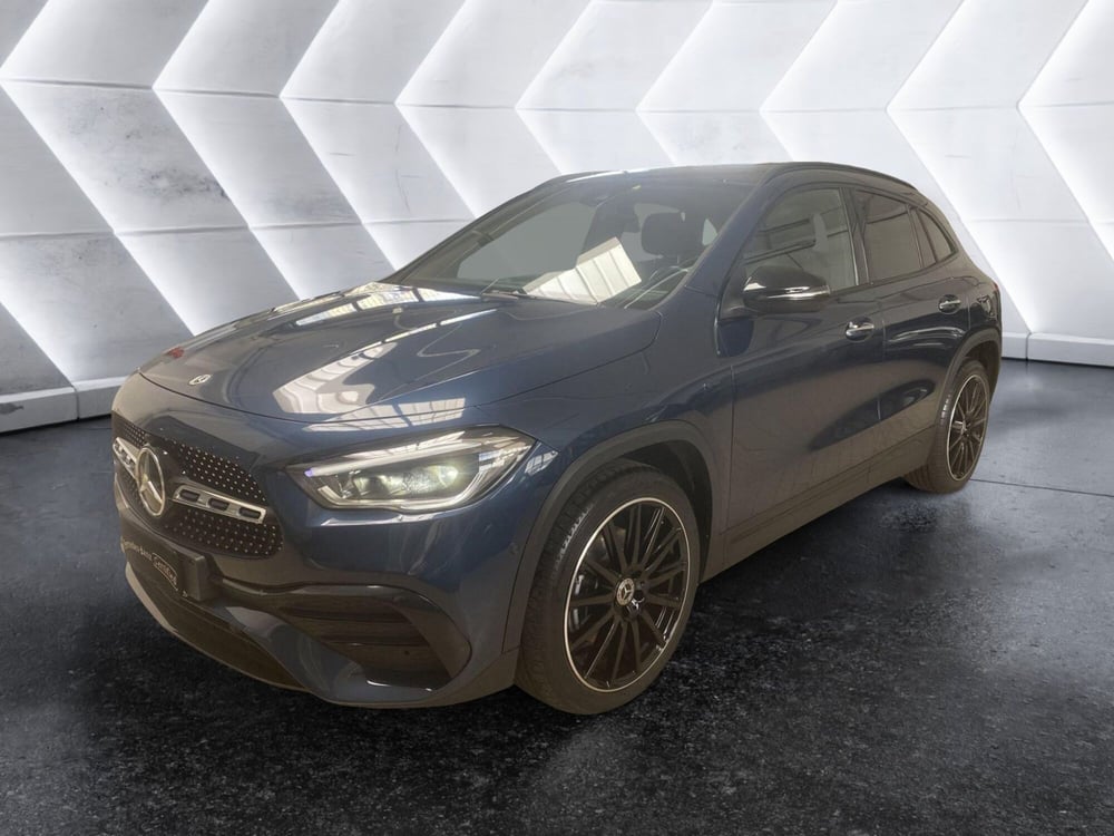 Mercedes-Benz GLA SUV usata a Napoli