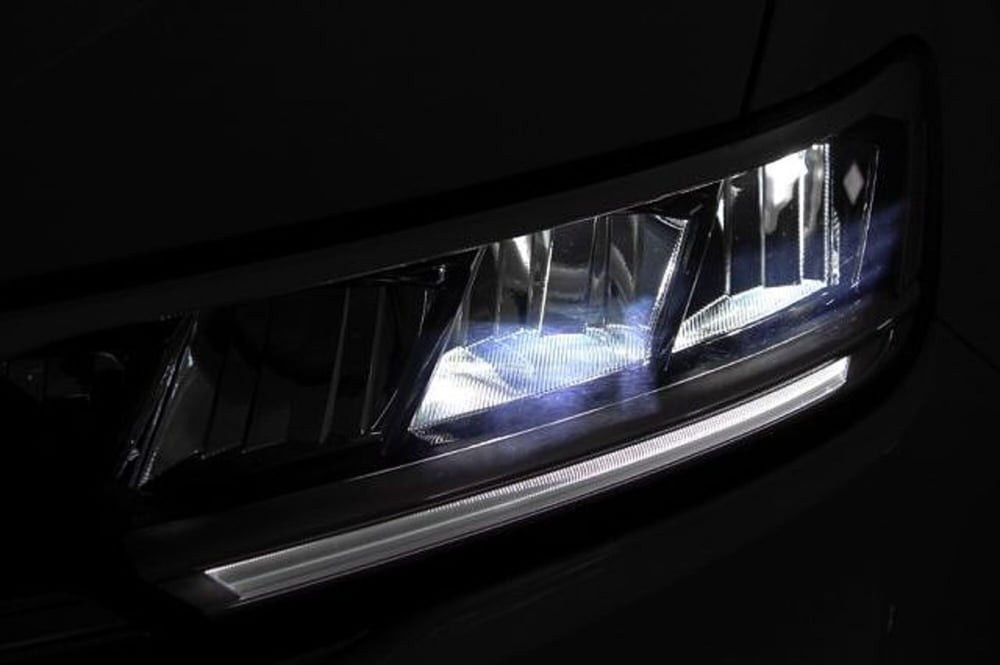 Volkswagen T-Roc Cabrio nuova a Novara (16)