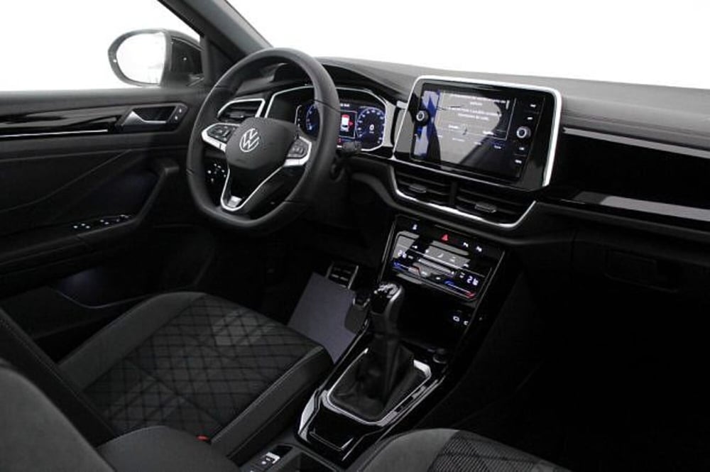 Volkswagen T-Roc Cabrio nuova a Novara (6)