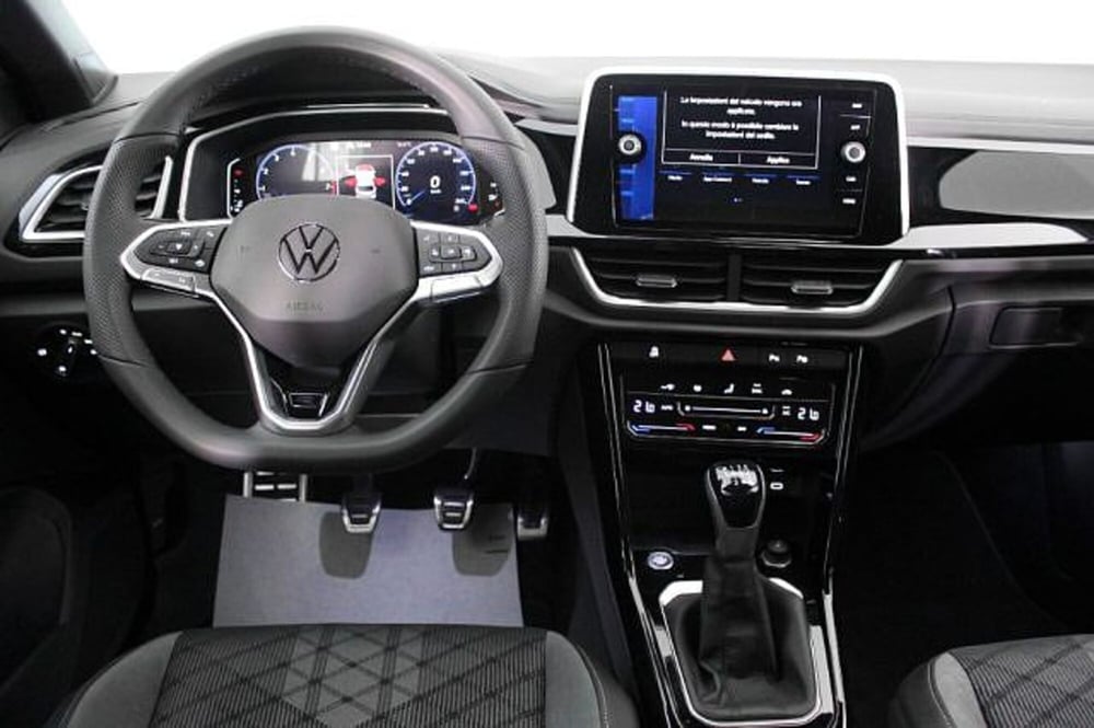 Volkswagen T-Roc Cabrio nuova a Novara (7)