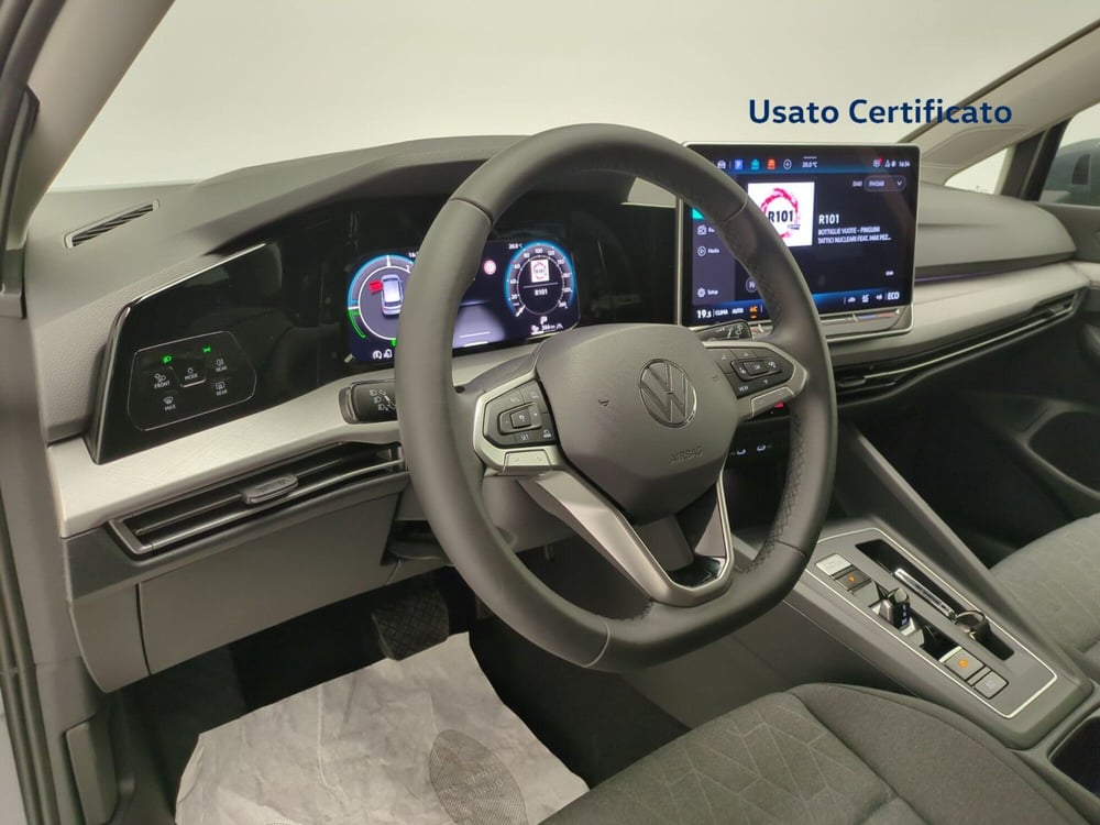 Volkswagen Golf nuova a Avellino (15)