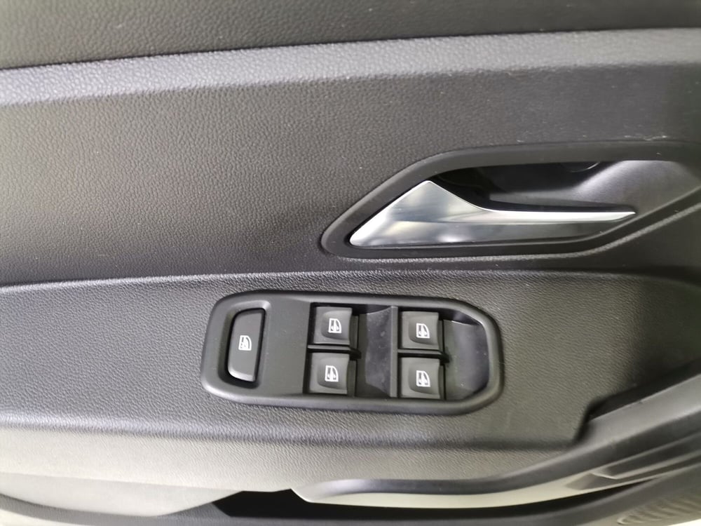 Dacia Duster usata a Salerno (19)