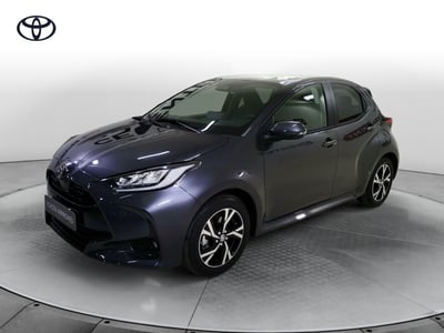 Toyota Yaris 1.5 Hybrid 5 porte Trend nuova a Salerno
