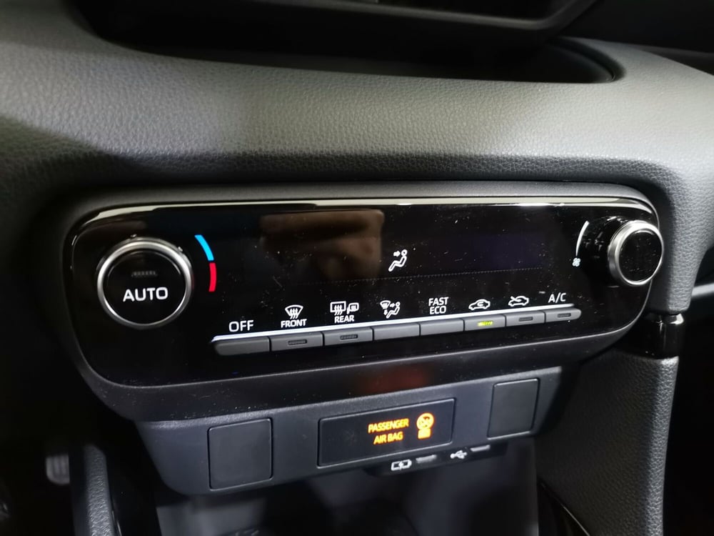 Toyota Yaris nuova a Salerno (18)