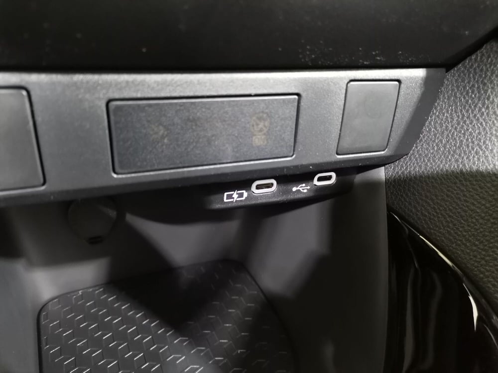 Toyota Yaris nuova a Salerno (19)
