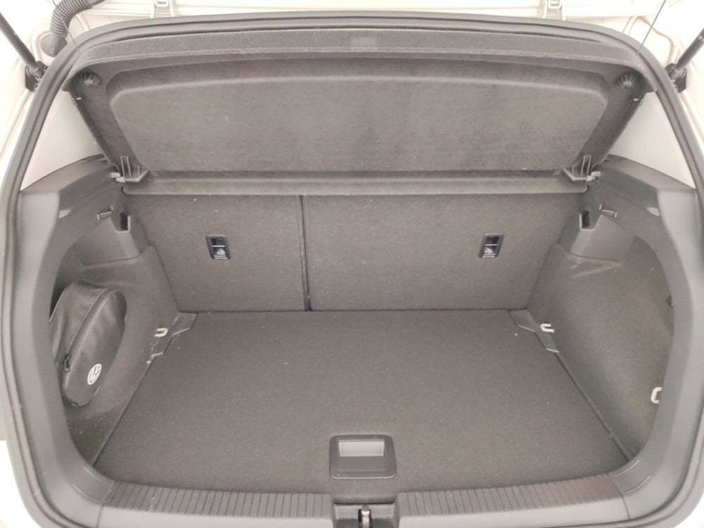 Volkswagen T-Cross usata a Massa-Carrara (16)