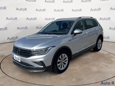 Volkswagen Tiguan 2.0 TDI 150 CV SCR DSG 4MOTION Life del 2023 usata a Tito