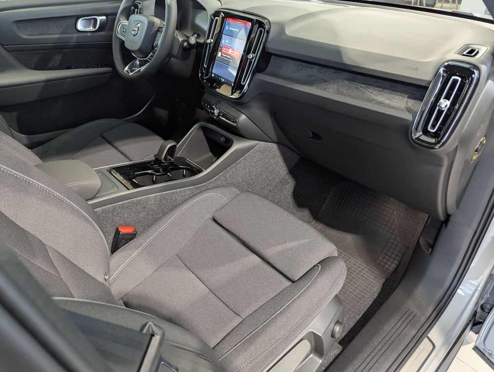 Volvo EX40 nuova a Pescara (3)