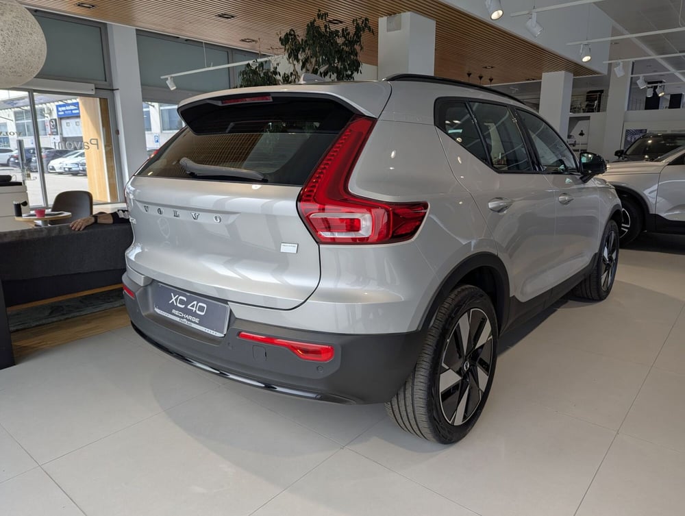 Volvo EX40 nuova a Pescara (5)