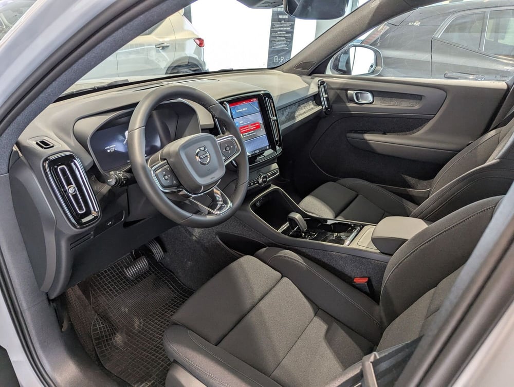 Volvo EX40 nuova a Pescara (6)