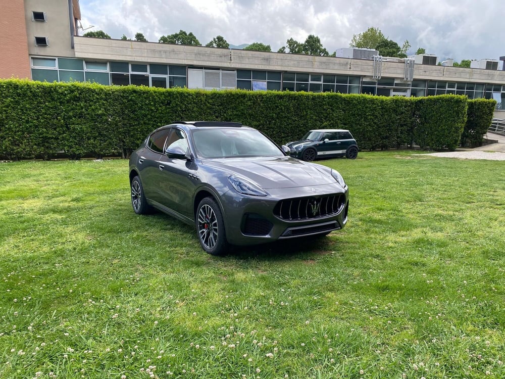 Maserati Grecale nuova a Salerno (2)