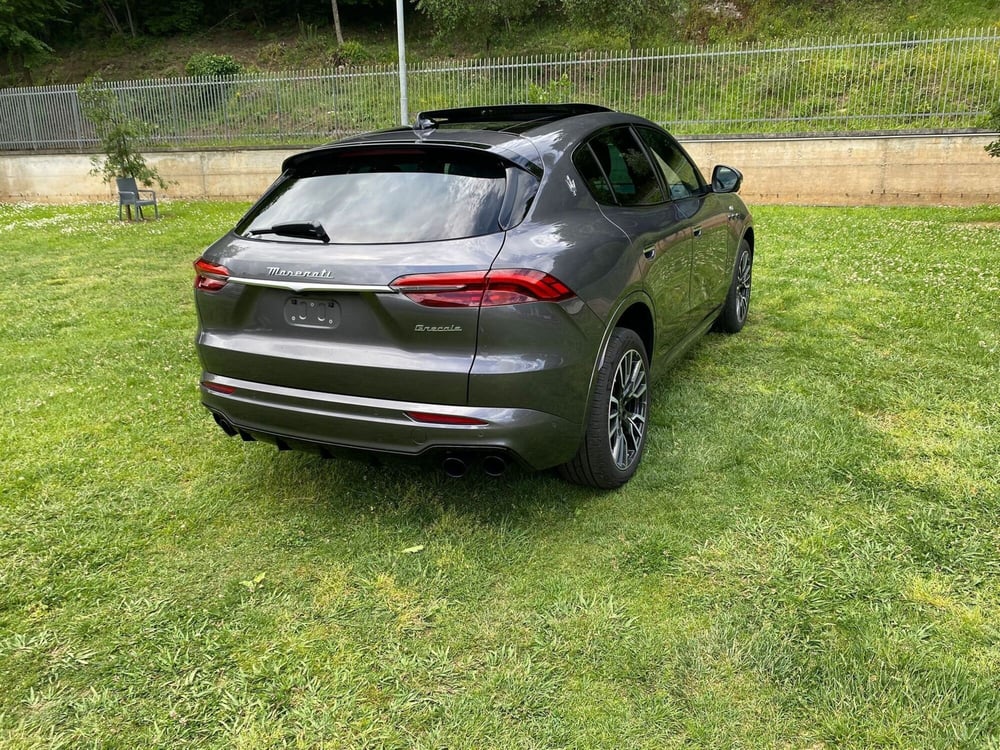 Maserati Grecale nuova a Salerno (3)