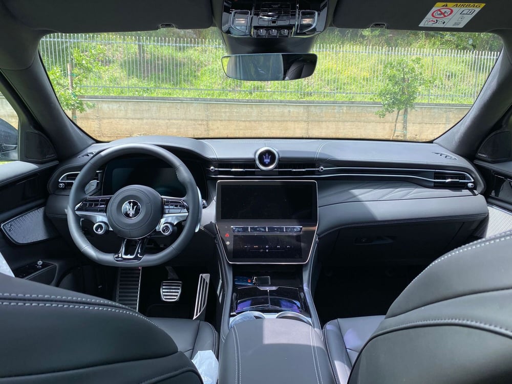 Maserati Grecale nuova a Salerno (5)
