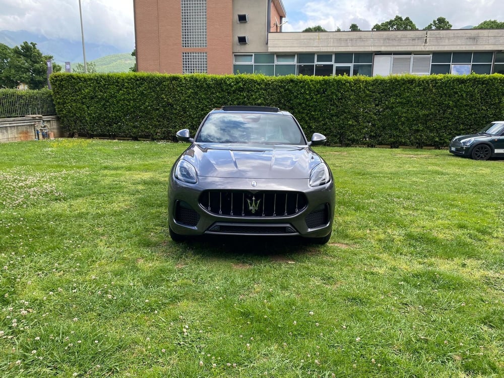 Maserati Grecale nuova a Salerno (9)