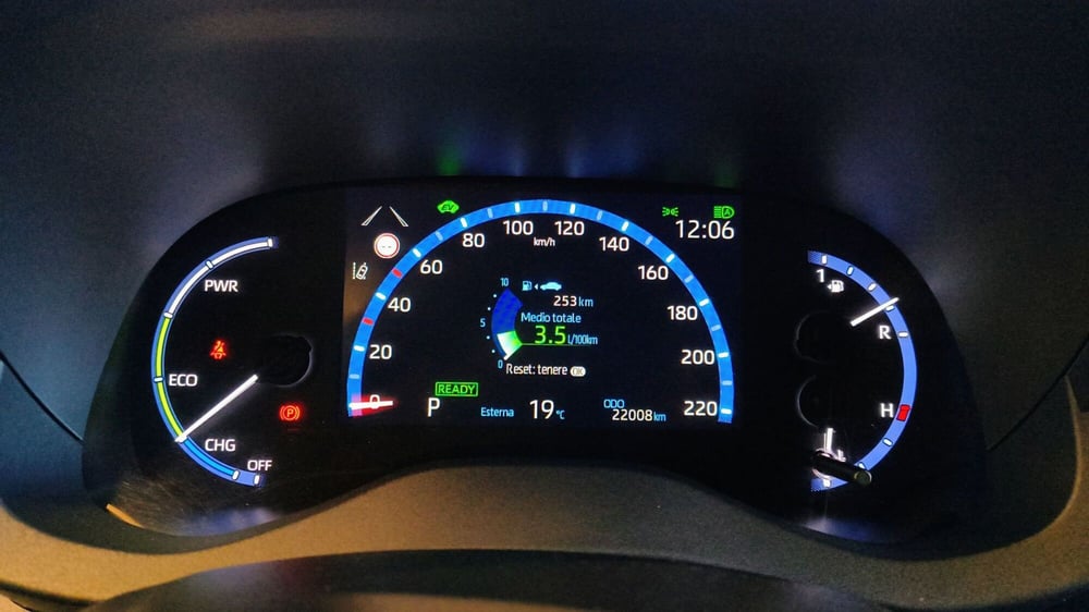 Toyota Yaris Cross usata a Catanzaro (12)