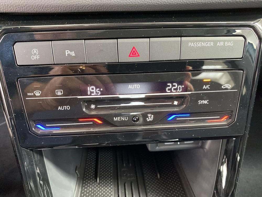 Volkswagen T-Cross nuova a Lodi (12)