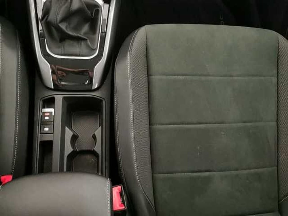 Volkswagen T-Roc usata a Chieti (17)