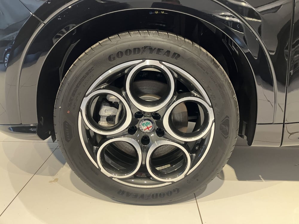Alfa Romeo Tonale nuova a Parma (18)