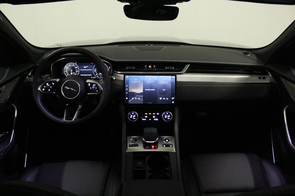 Jaguar F-Pace usata a Brescia (4)