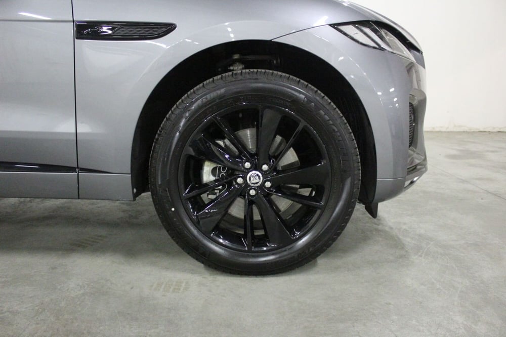 Jaguar F-Pace usata a Brescia (9)