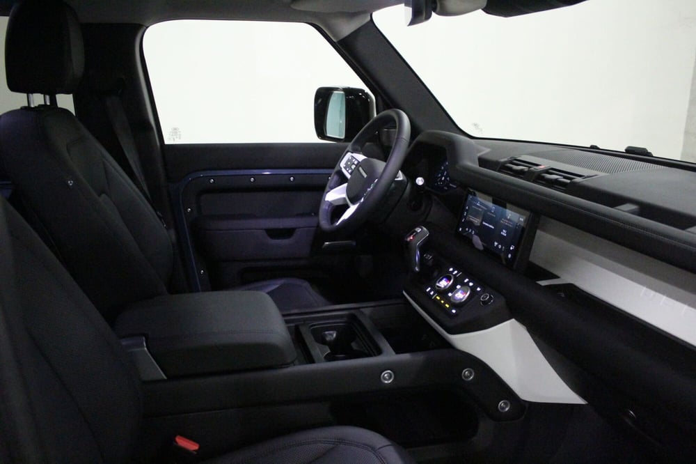 Land Rover Defender usata a Brescia (3)