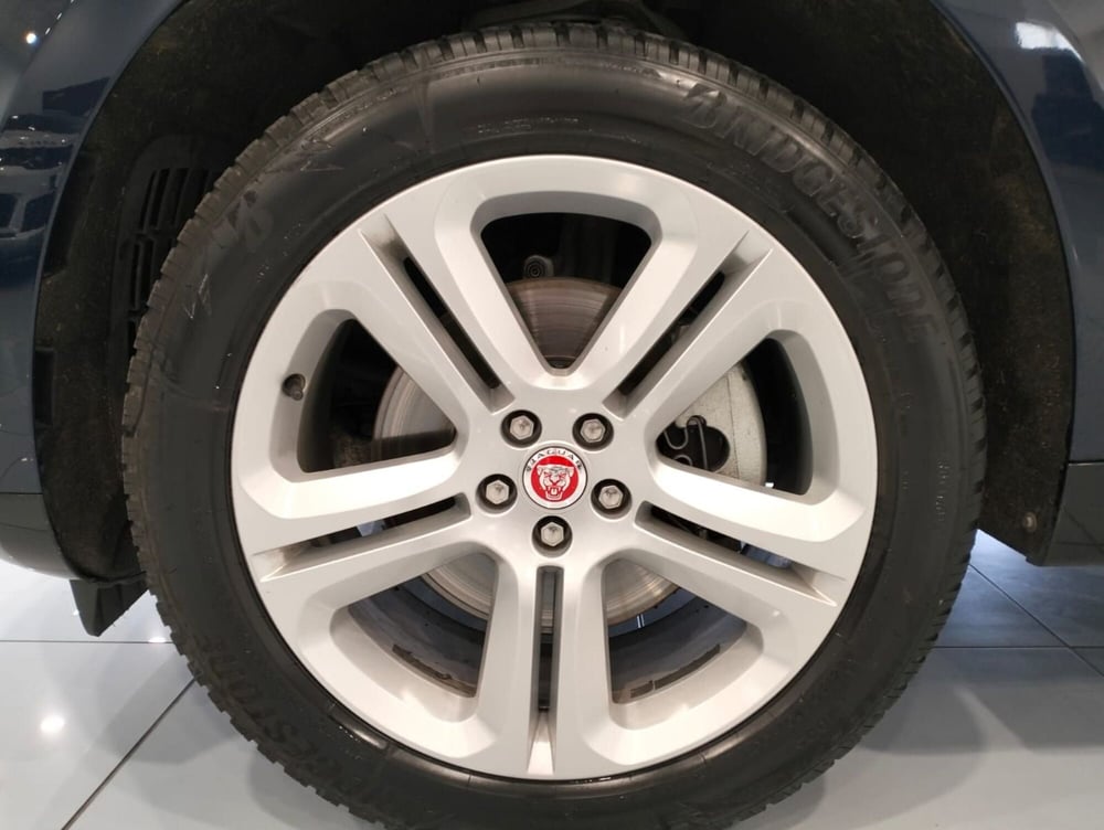 Jaguar F-Pace usata a Cosenza (9)