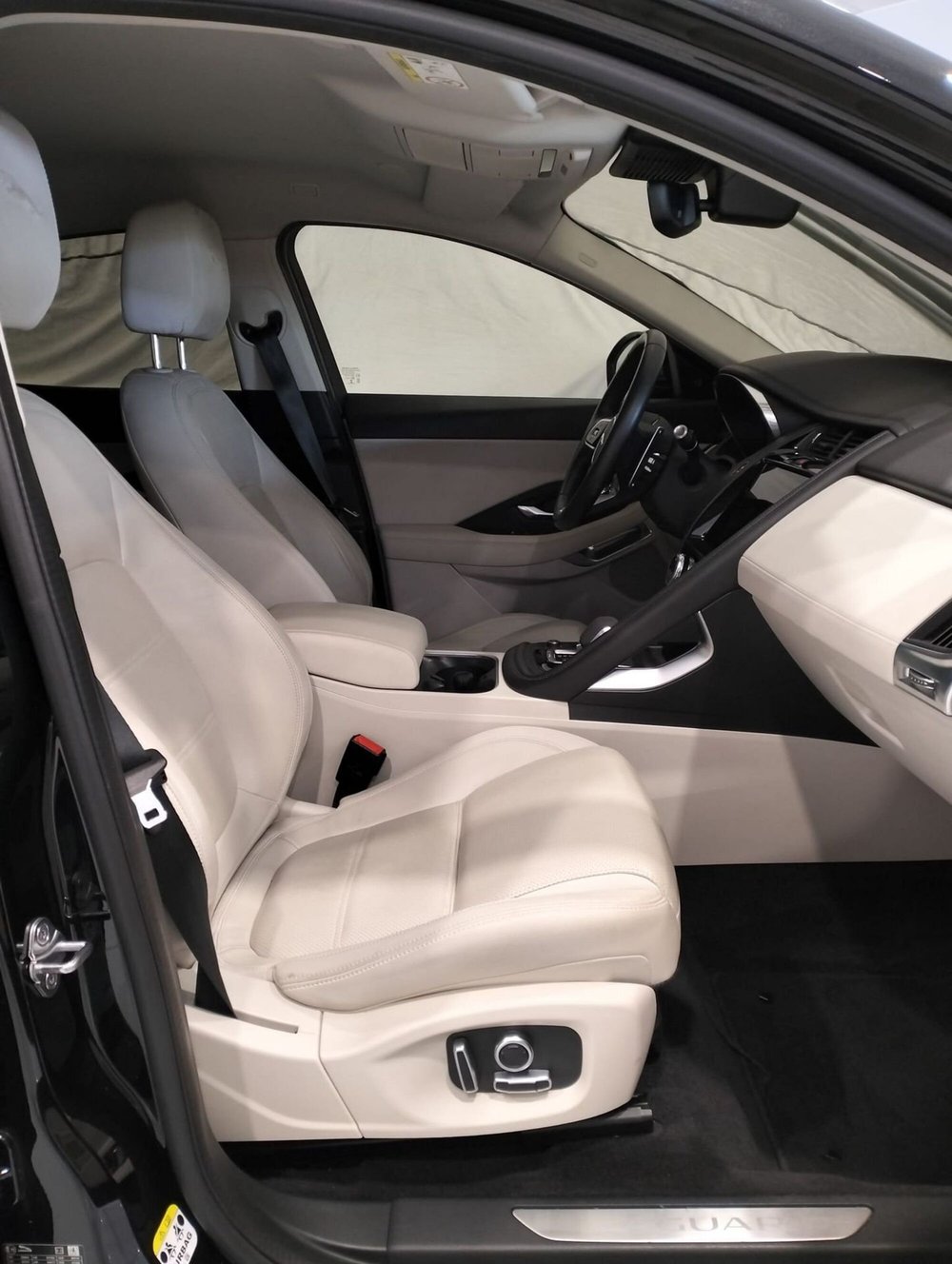 Jaguar E-Pace usata a Cosenza (3)
