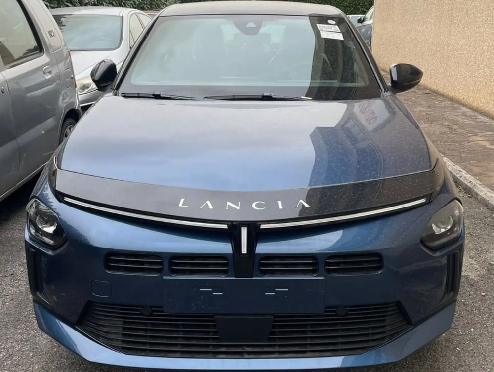 Lancia Ypsilon nuova a Latina