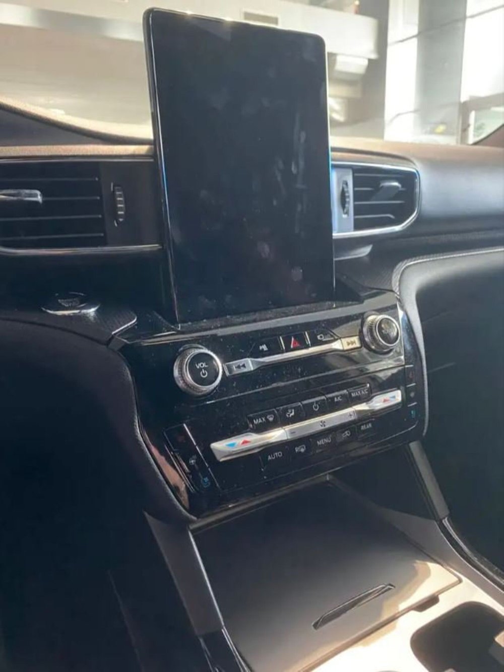 Ford Explorer nuova a Latina (11)