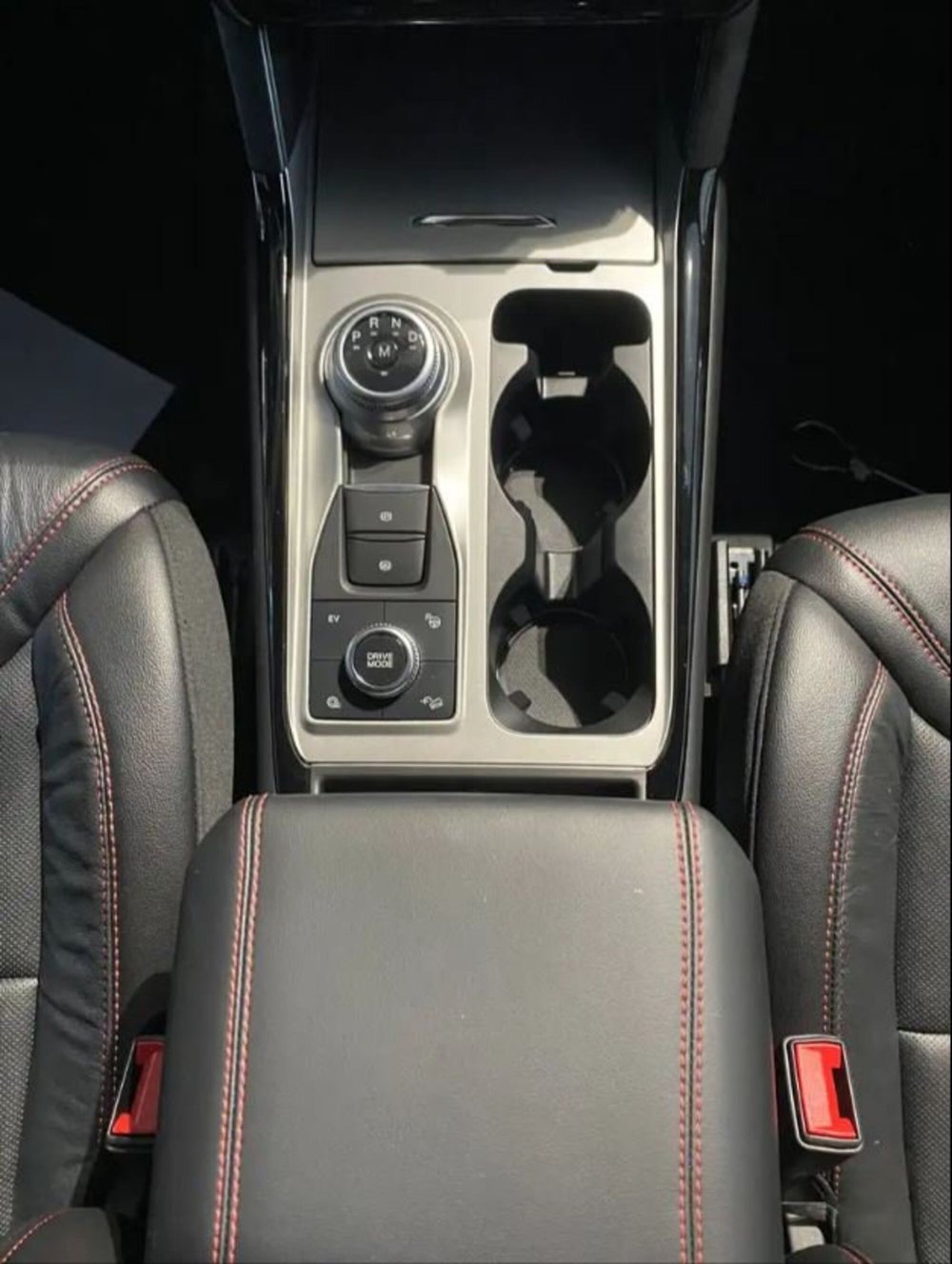 Ford Explorer nuova a Latina (9)