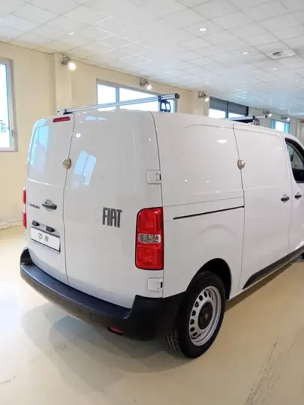 Fiat Scudo Furgone nuova a Milano (4)