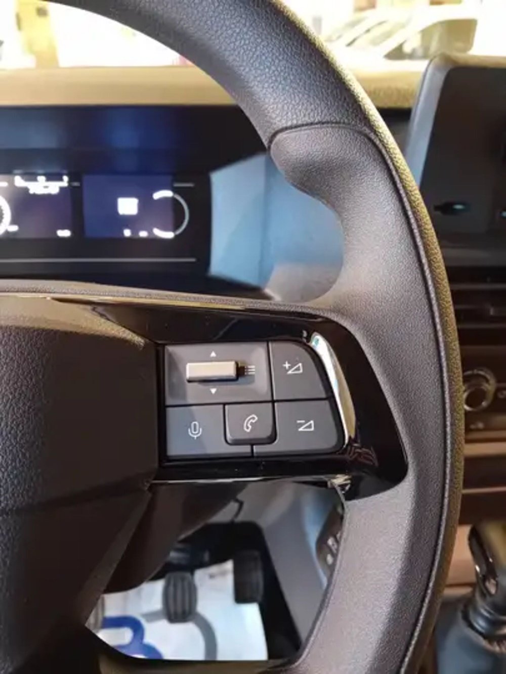 Fiat Scudo Furgone nuova a Milano (8)