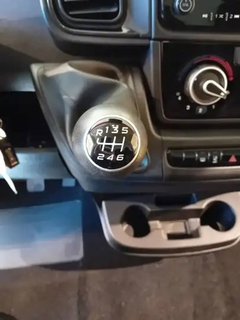 Fiat Ducato Furgone Vetrato nuova a Milano (14)
