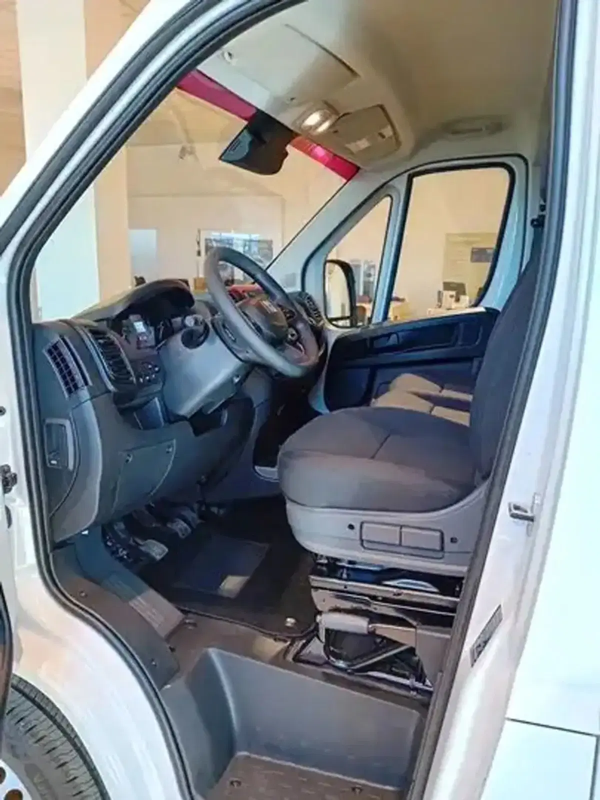 Fiat Ducato Furgone Vetrato nuova a Milano (6)