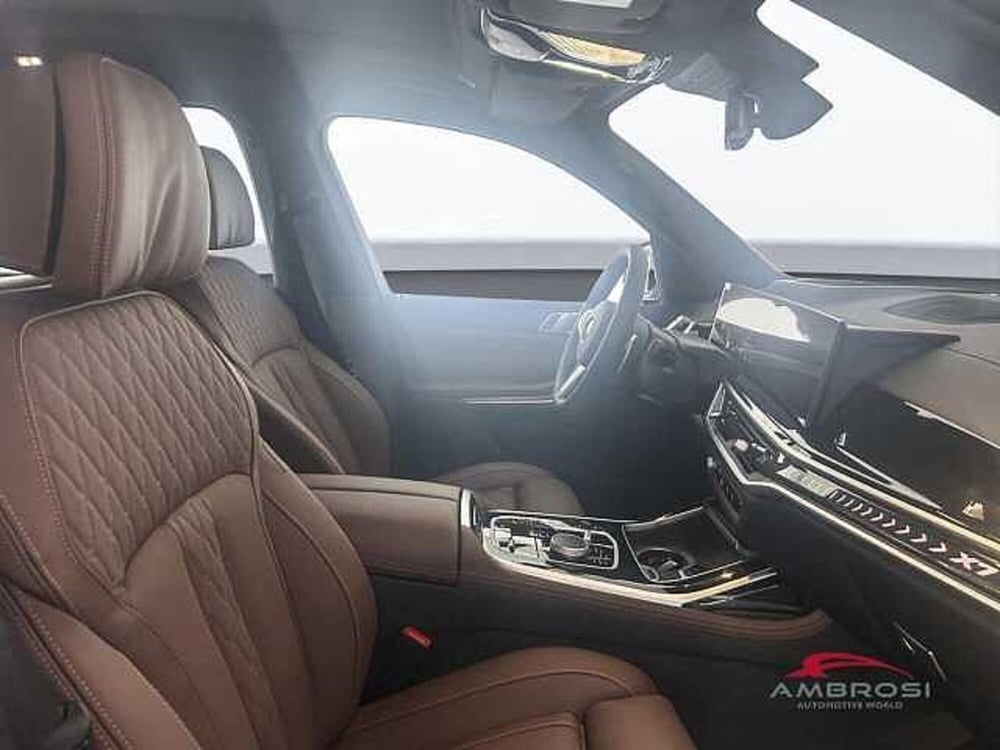 BMW X7 nuova a Viterbo (11)