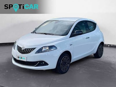Lancia Ypsilon 1.0 FireFly 5 porte S&amp;S Hybrid Gold Plus nuova a Castelfranco Veneto