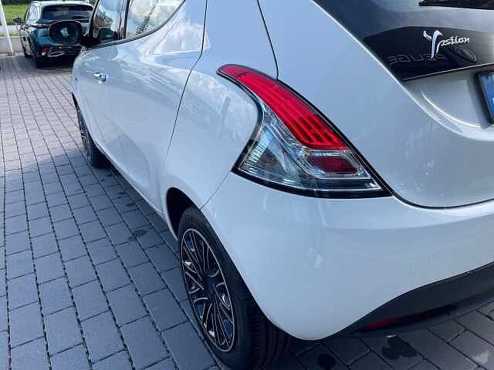 Lancia Ypsilon nuova a Treviso (20)