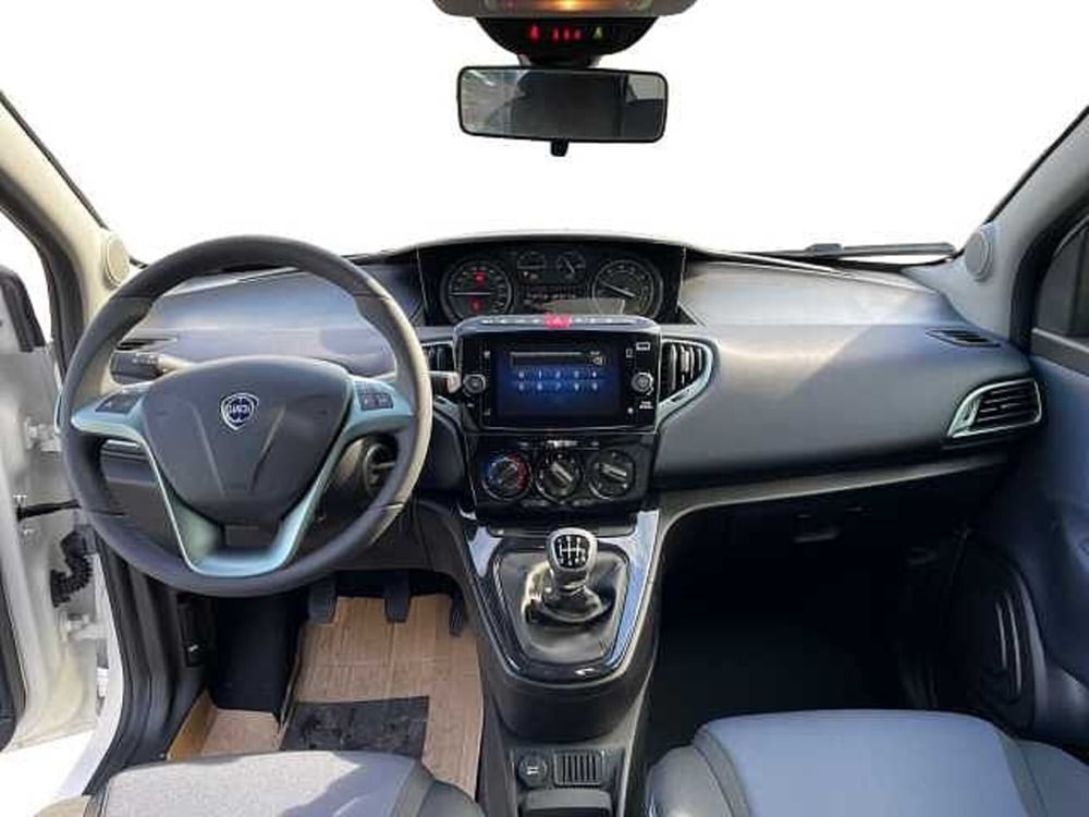 Lancia Ypsilon nuova a Treviso (8)