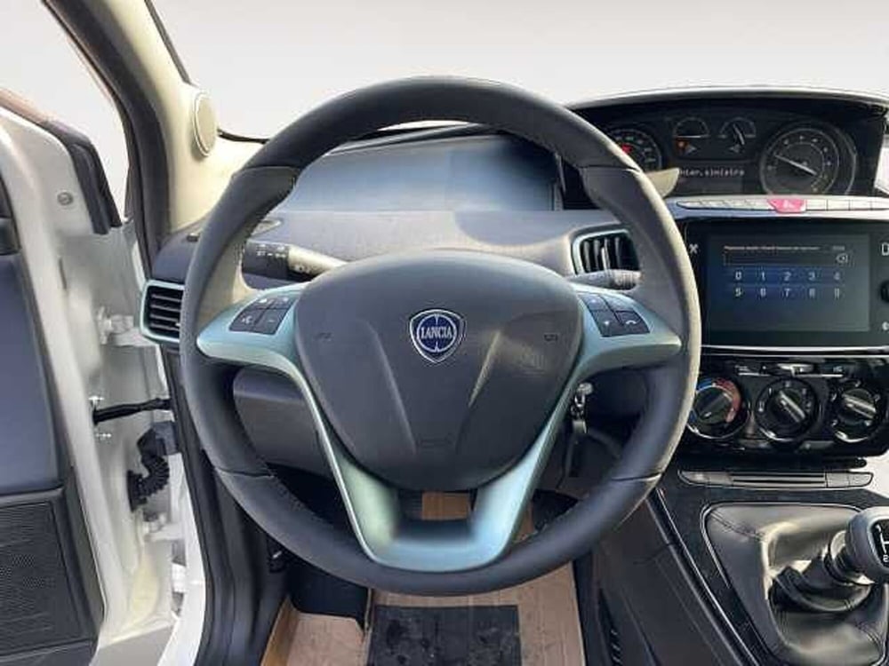 Lancia Ypsilon nuova a Treviso (9)