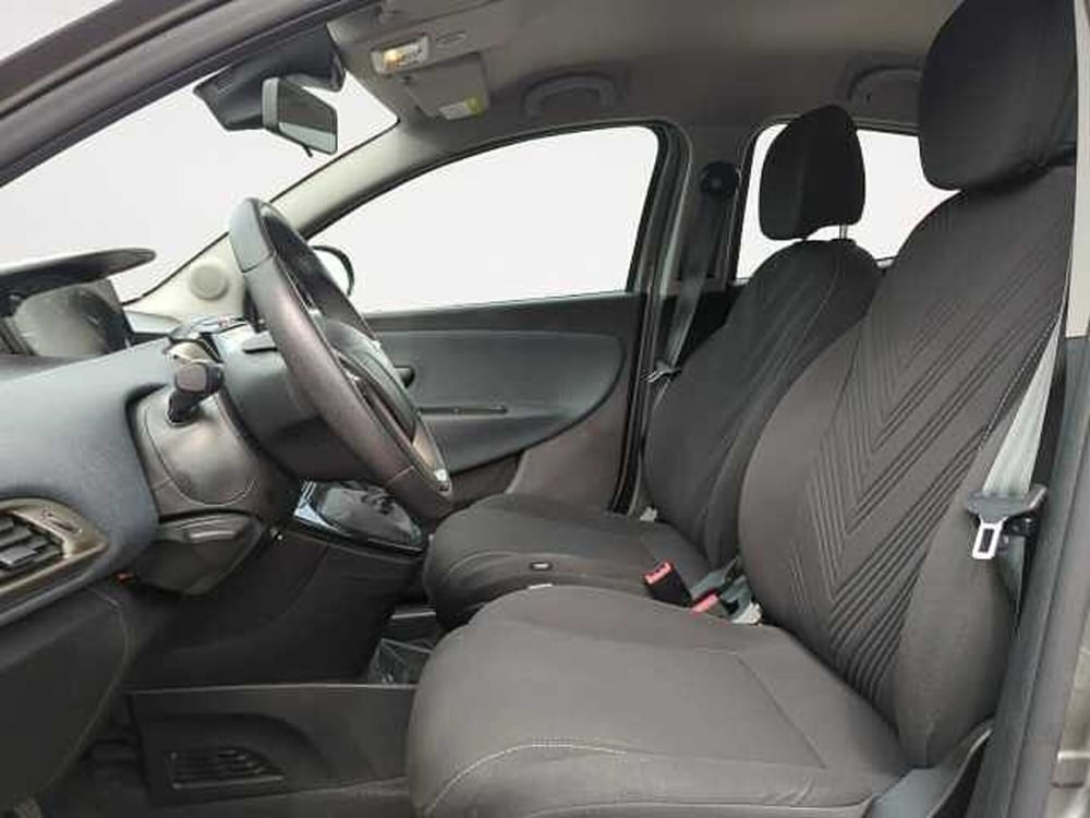 Lancia Ypsilon usata a Treviso (11)