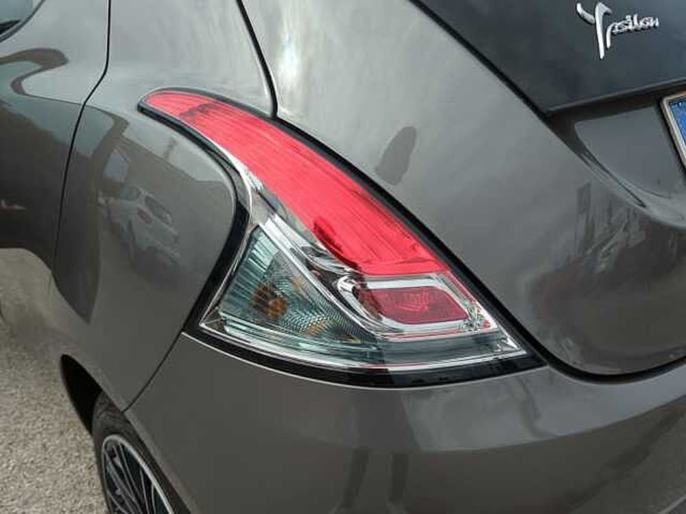 Lancia Ypsilon usata a Treviso (17)