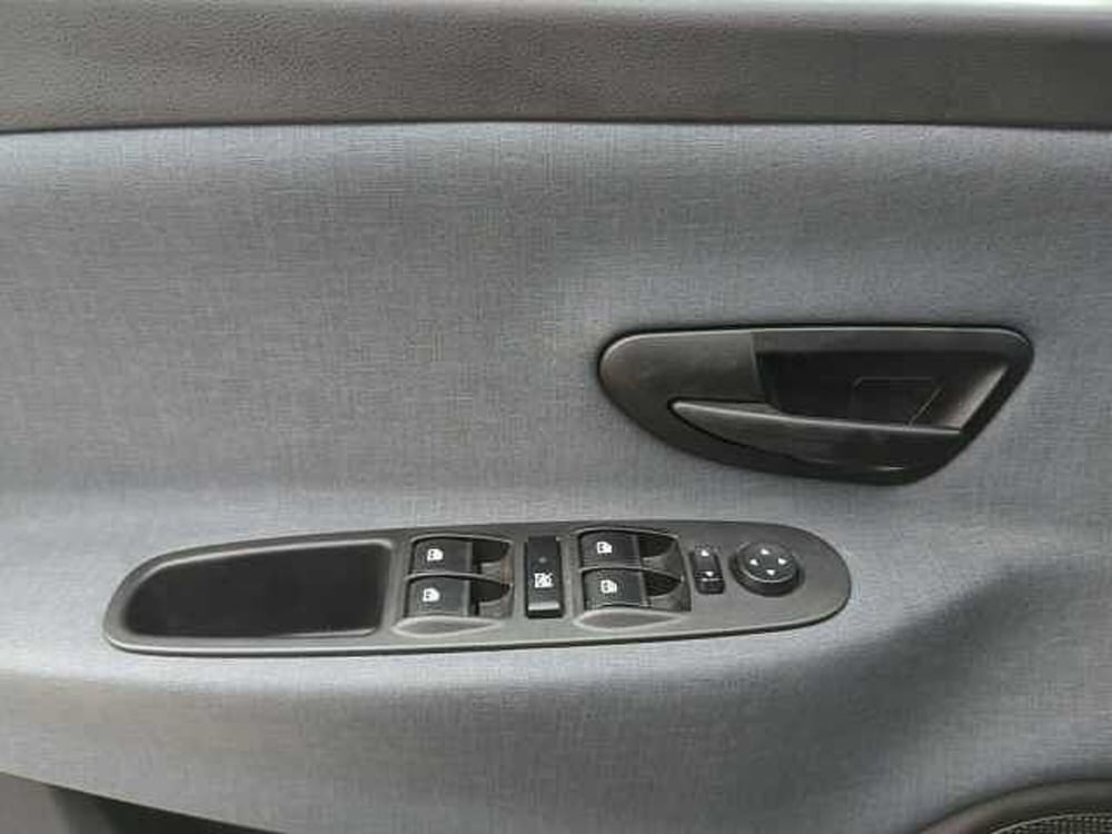 Lancia Ypsilon usata a Treviso (20)